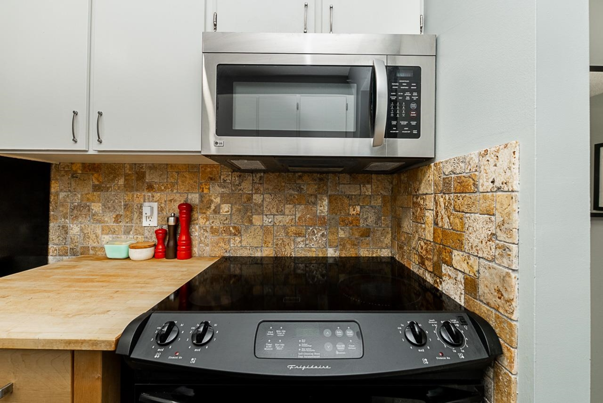 Kitchen Photo of 203 9320 Parksville Drive, Richmond, BC