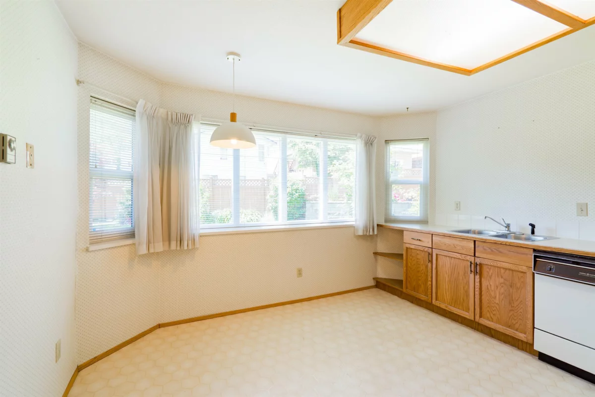Dining Area Photo of 107 22515 116 Avenue, Maple Ridge, BC