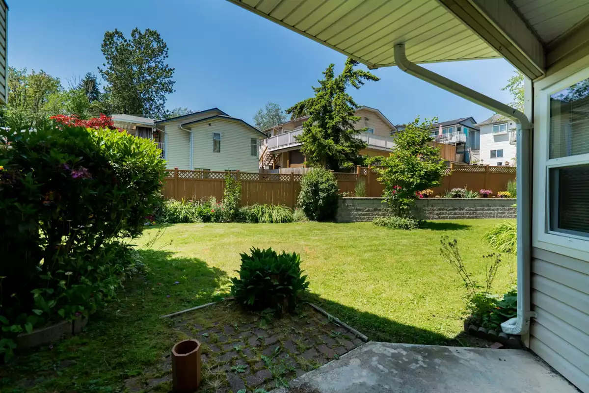 Garden / Landscaping Photo of 107 22515 116 Avenue, Maple Ridge, BC