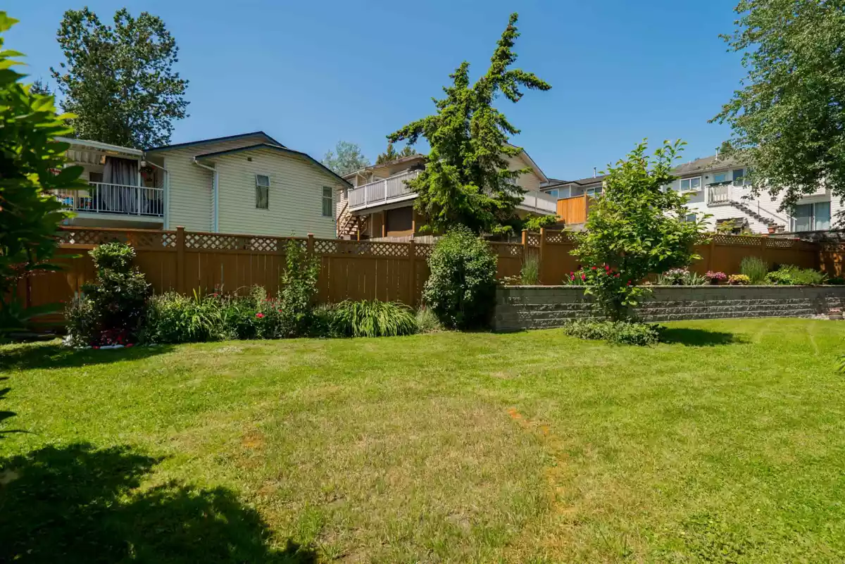 Hot Tub / Spa Photo of 107 22515 116 Avenue, Maple Ridge, BC