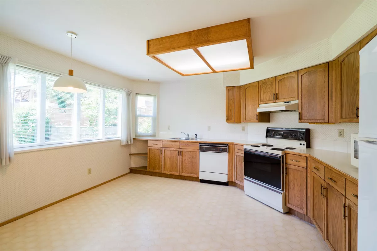 Living Room Photo of 107 22515 116 Avenue, Maple Ridge, BC