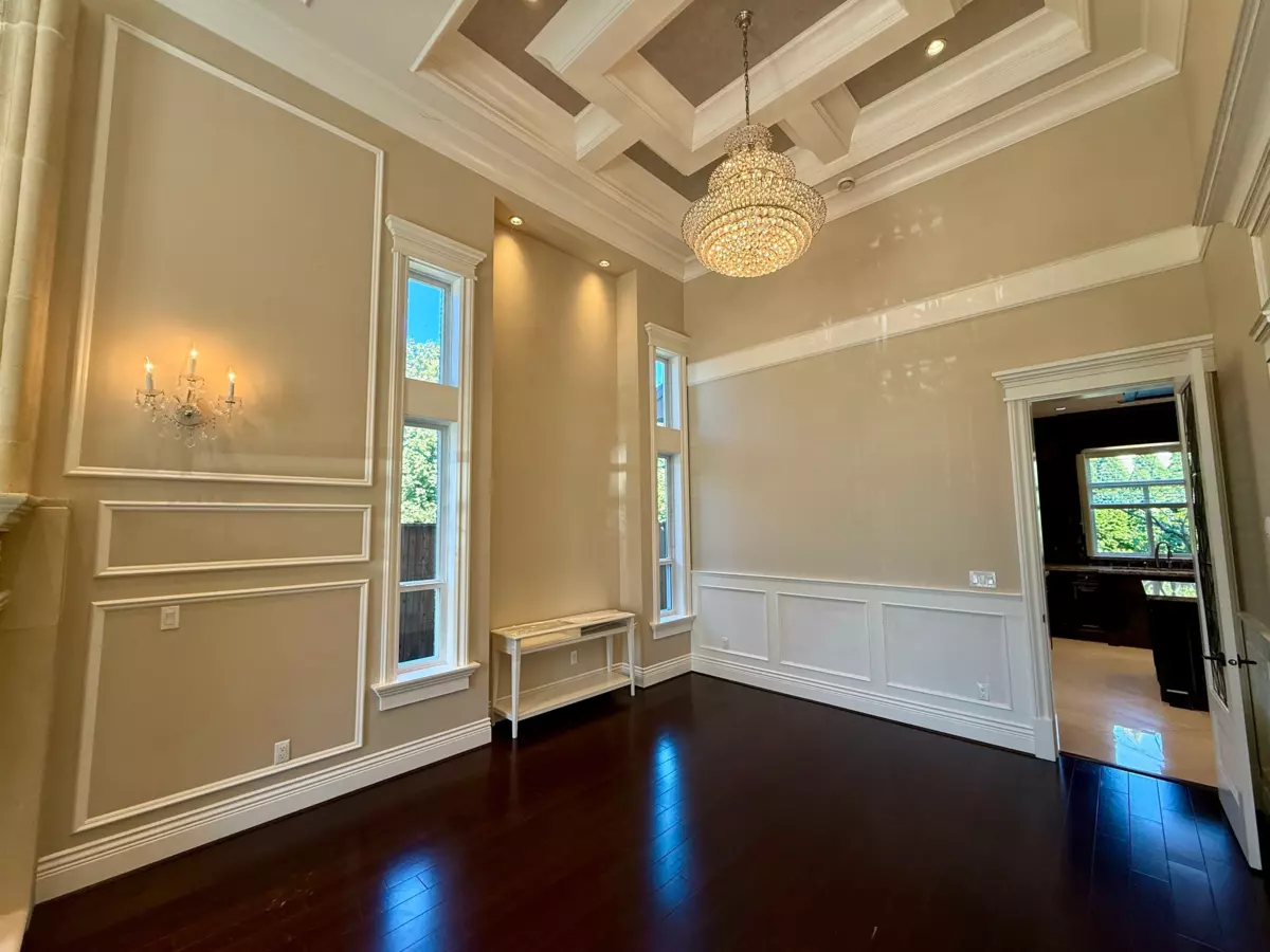 Kitchen Island Photo of 5760 Murchison Road, Richmond, BC
