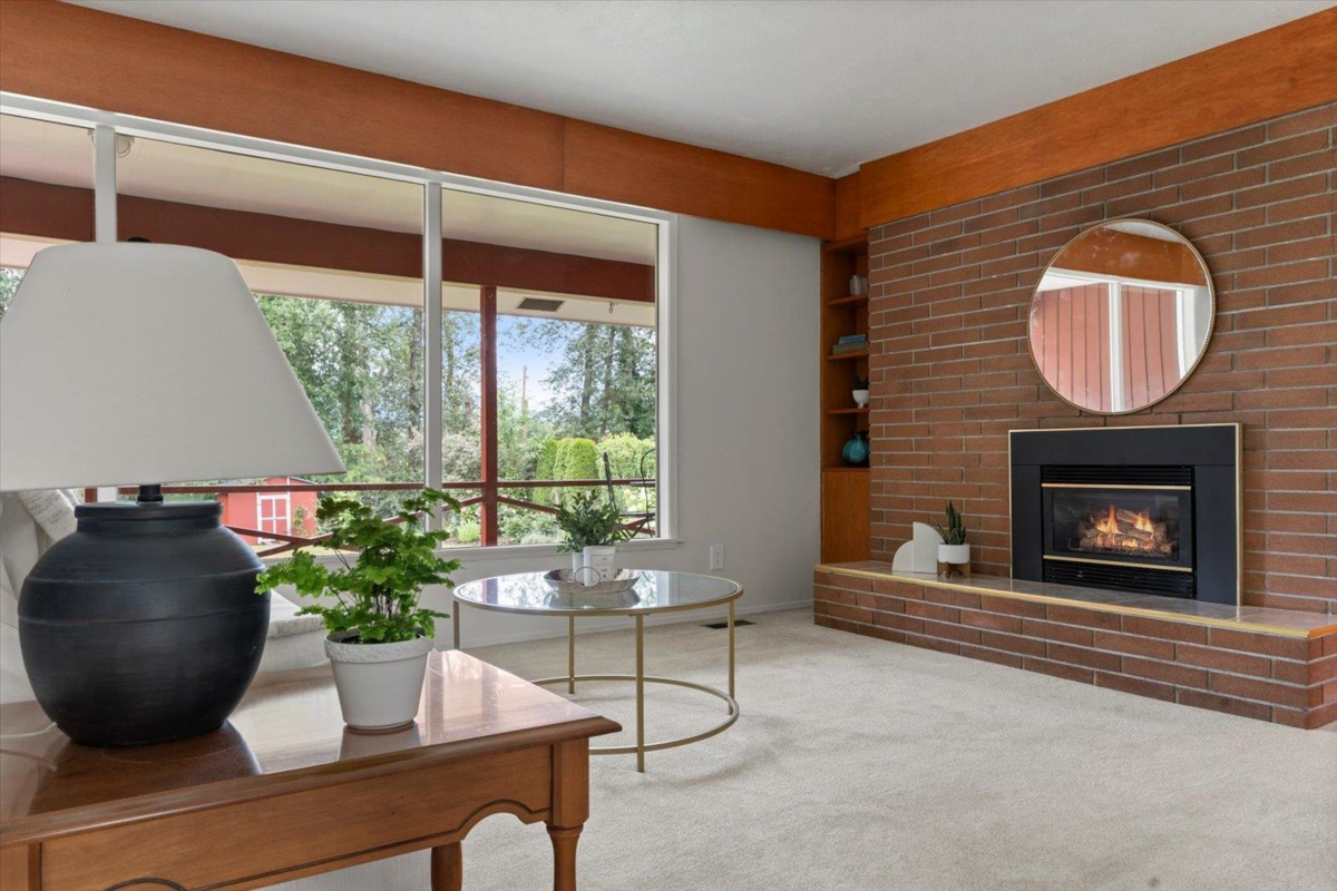 Kitchen Island Photo of 7454 Leary Crescent, Chilliwack, BC