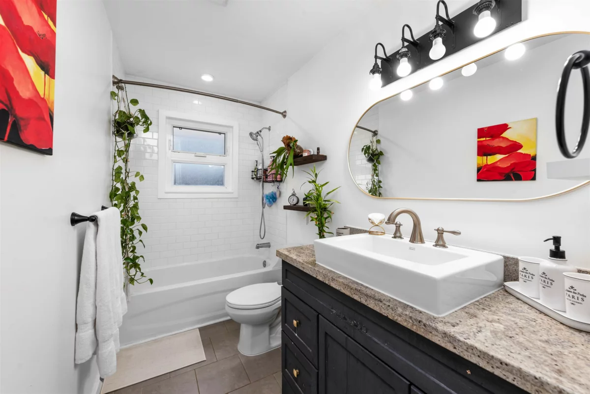 Basement Recreation Room Photo of 1706 Glendale Avenue, Coquitlam, BC