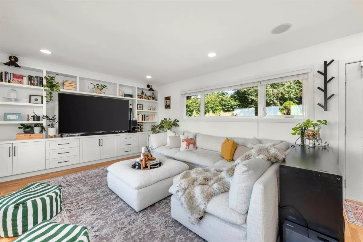 Community Amenities Photo (Clubhouse) of 1706 Glendale Avenue, Coquitlam, BC