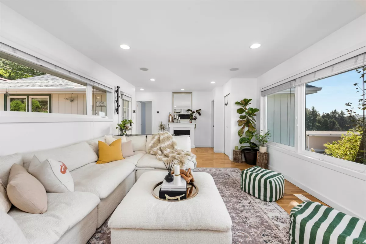 Exterior Front Photo of 1706 Glendale Avenue, Coquitlam, BC