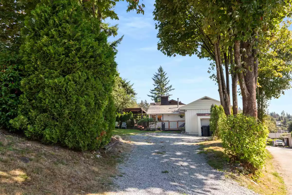 Family Room Photo of 1706 Glendale Avenue, Coquitlam, BC