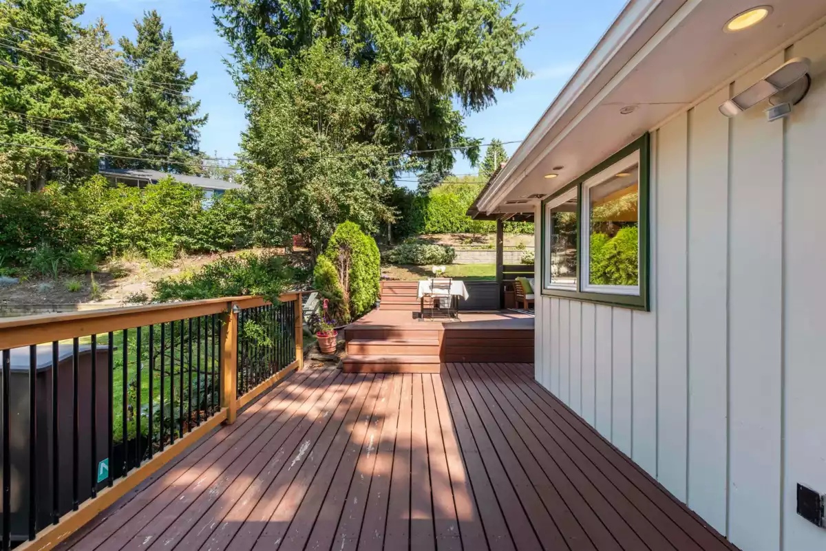 Front Yard Photo of 1706 Glendale Avenue, Coquitlam, BC