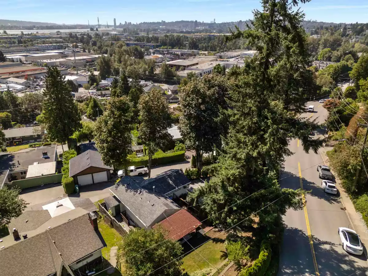 Walk-In Closet Photo of 1706 Glendale Avenue, Coquitlam, BC