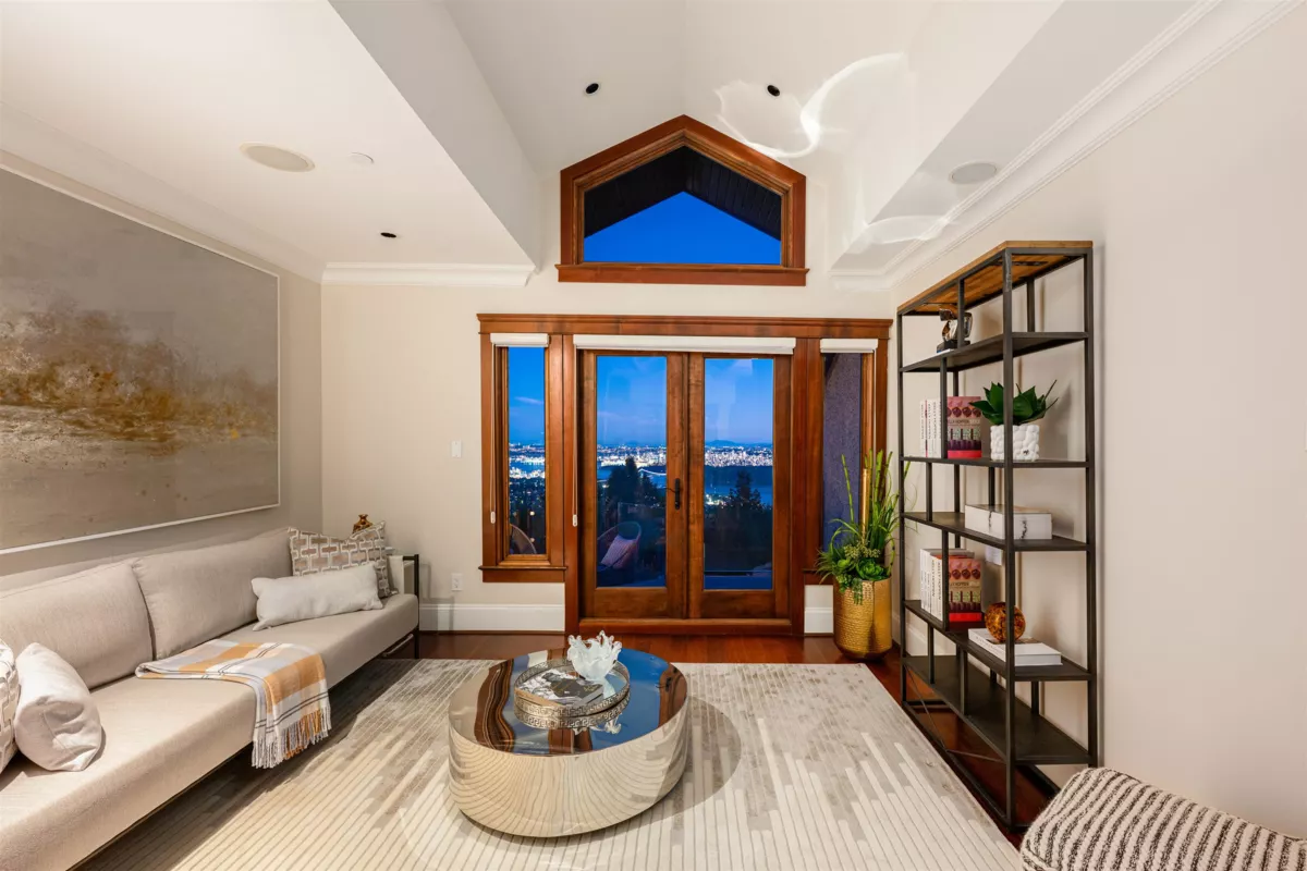 Entry Foyer Photo of 2673 Finch Hill, West Vancouver, BC