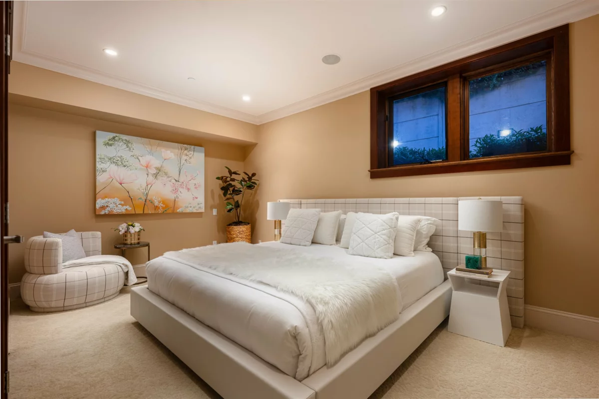 Garden / Landscaping Photo of 2673 Finch Hill, West Vancouver, BC