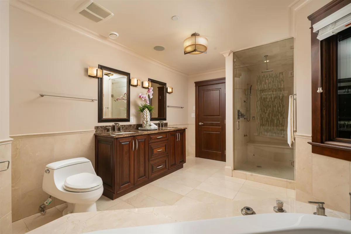 Powder Room Photo of 2673 Finch Hill, West Vancouver, BC