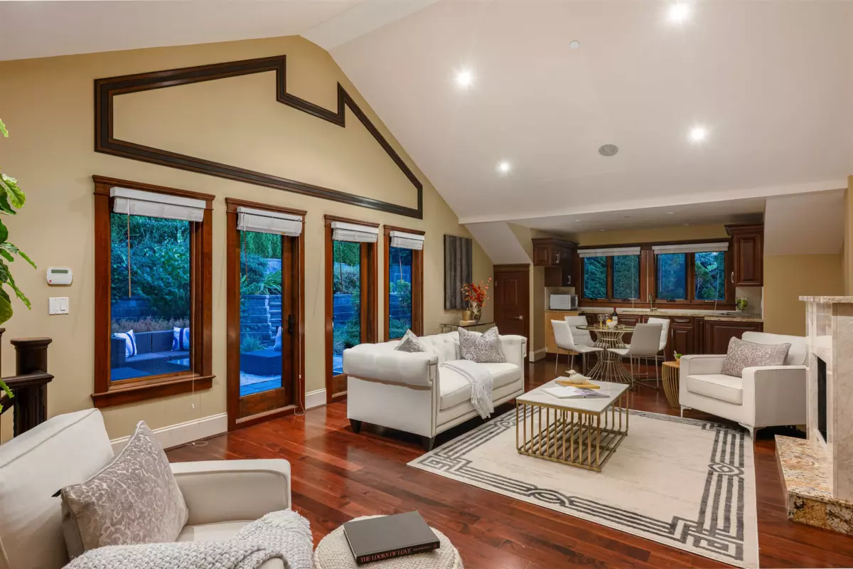 Staircase Photo of 2673 Finch Hill, West Vancouver, BC