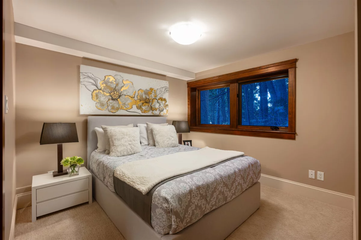 Swimming Pool Photo of 2673 Finch Hill, West Vancouver, BC