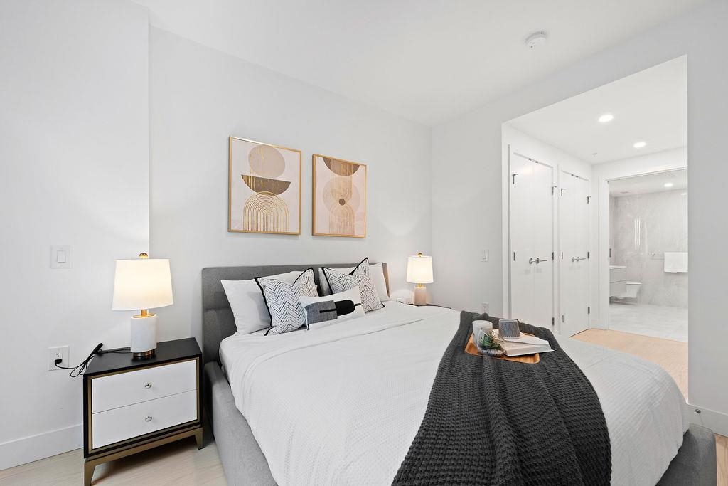 Bedroom 3 Photo of 202 1331 Marine Drive, West Vancouver, BC