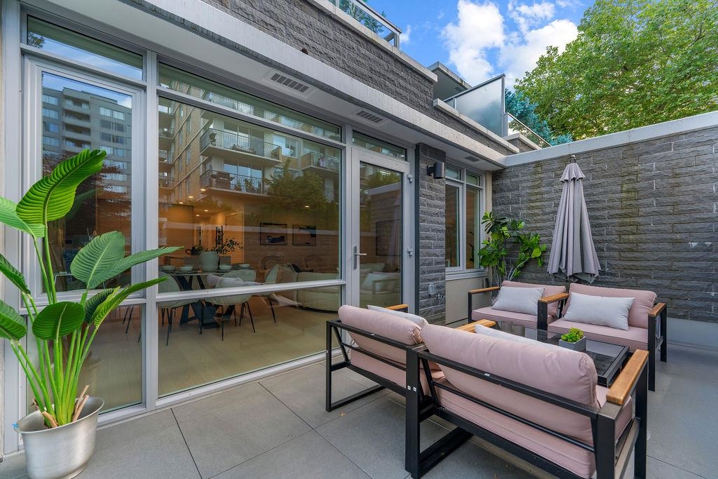 Family Room Photo of 202 1331 Marine Drive, West Vancouver, BC