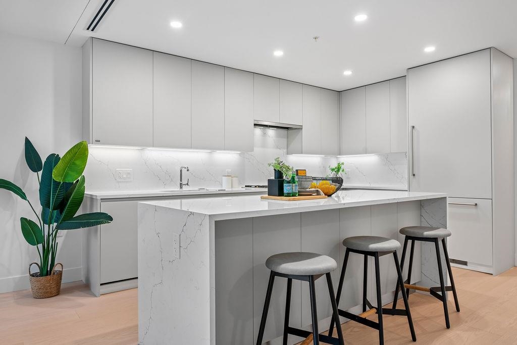 Fitness Center Photo Near 202 1331 Marine Drive, West Vancouver, BC