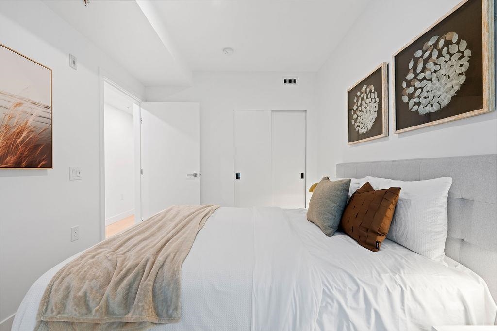 Mudroom Photo of 202 1331 Marine Drive, West Vancouver, BC