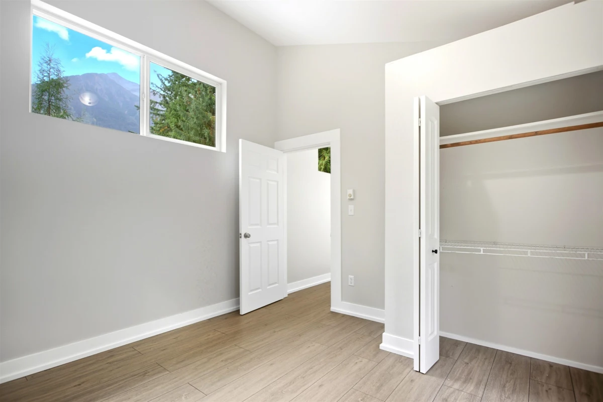Guest Bathroom Photo of 9257 Pemberton Portage Road, Pemberton, BC