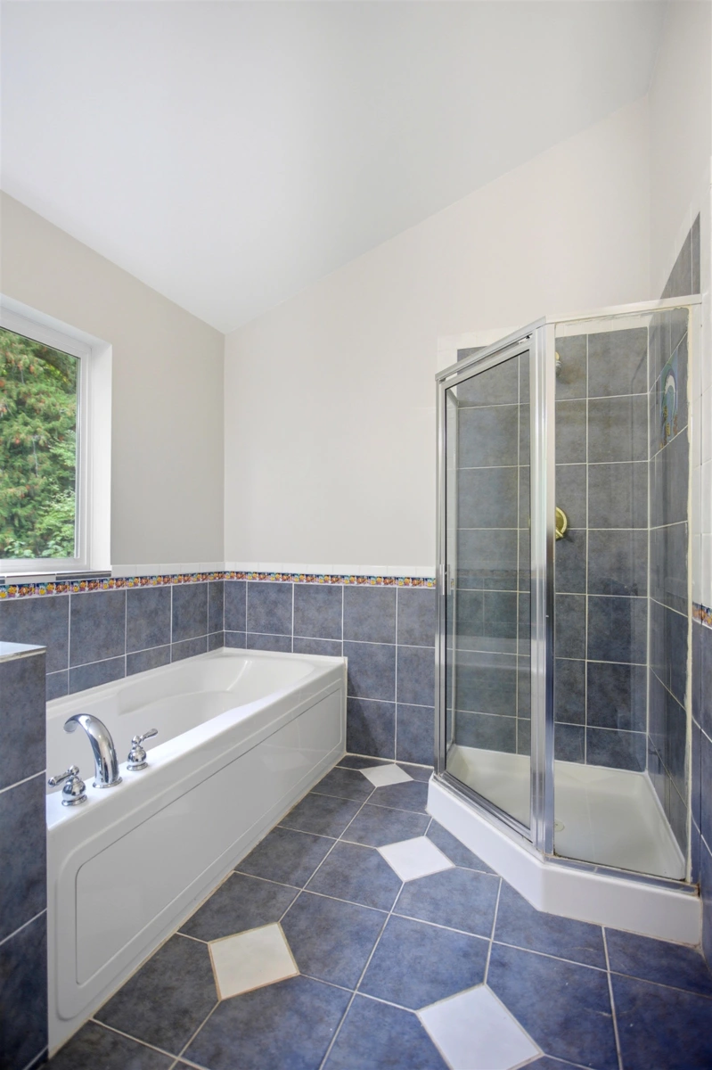 Hallway Photo of 9257 Pemberton Portage Road, Pemberton, BC