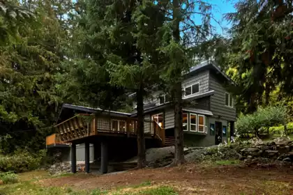 9257 Pemberton Portage Road, Pemberton, BC, Pemberton — Single Family Residence for sale