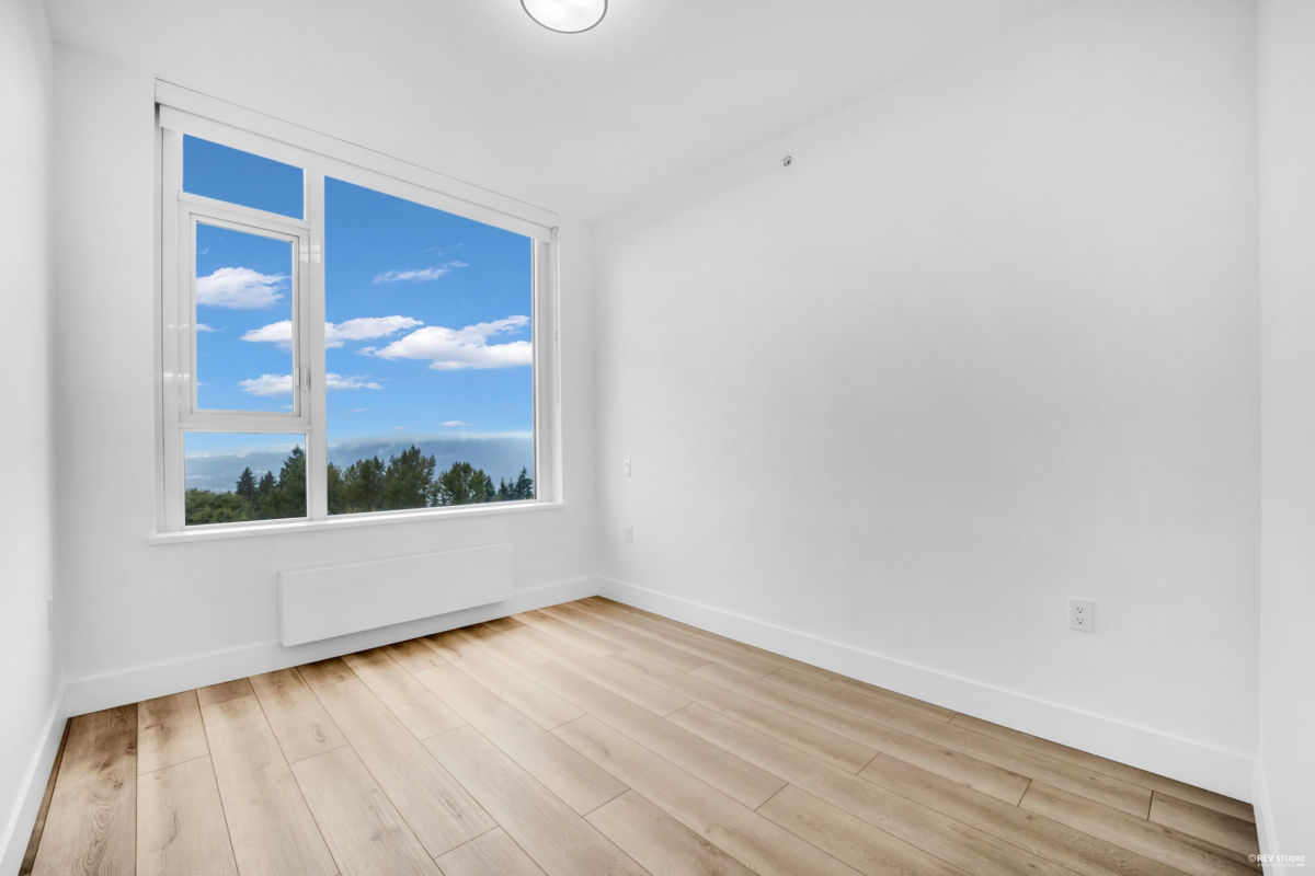 Primary Bathroom Photo of 802 8750 University Crescent, Burnaby, BC