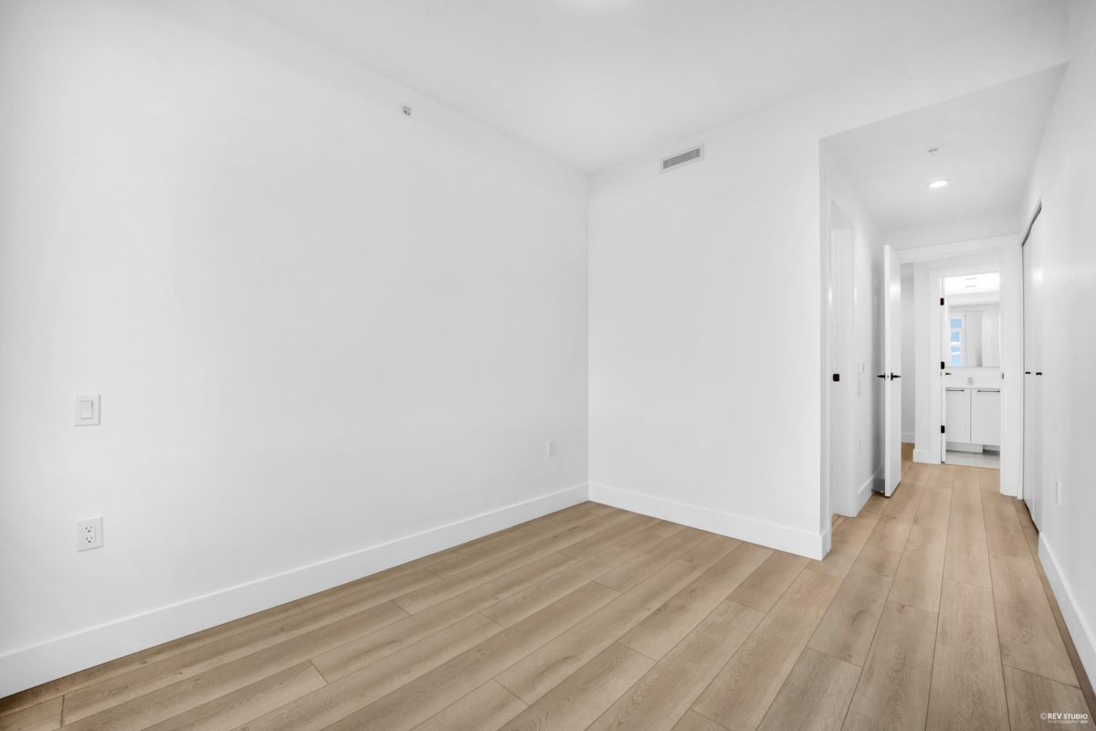 Walk-In Closet Photo of 802 8750 University Crescent, Burnaby, BC