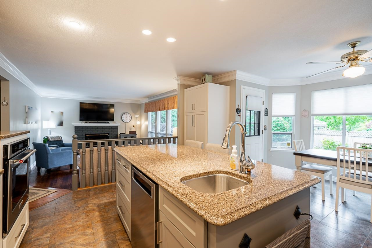 Kitchen Island Photo of 12432 20 Avenue, Surrey, BC