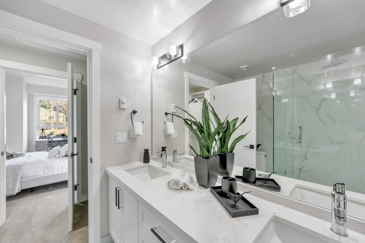 Entry Foyer Photo of 114 12143 223 Street, Maple Ridge, BC