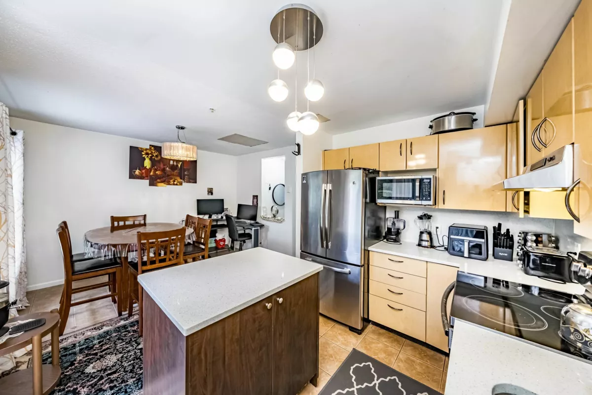 Dining Area Photo of 32 20890 57 Avenue, Langley, BC