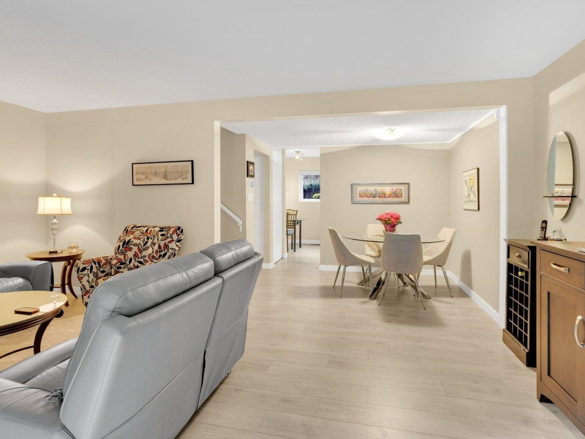 Dining Area Photo of 1037 Cecile Drive, Port Moody, BC