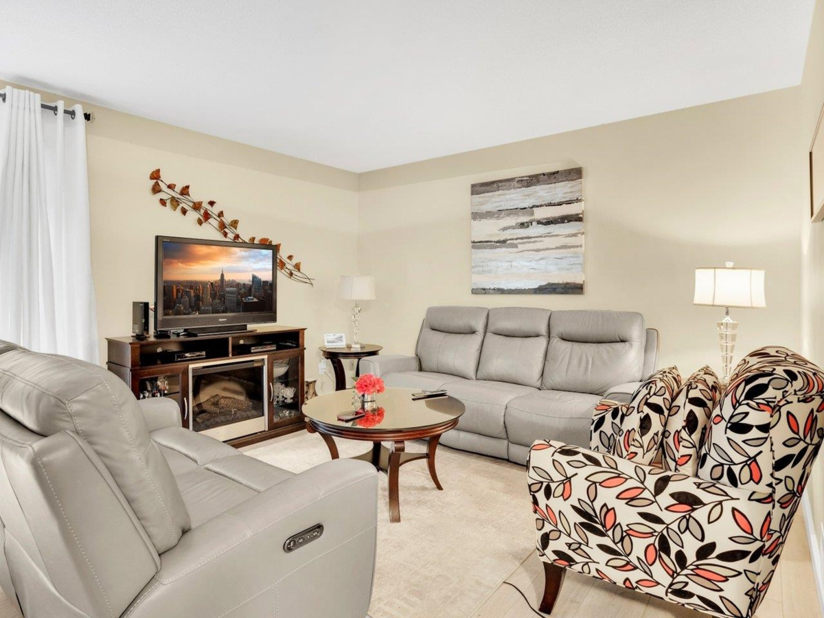 Living Room Photo of 1037 Cecile Drive, Port Moody, BC