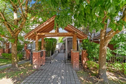 31 13239 Old Yale Road, Surrey, BC, Surrey — Townhouse for sale