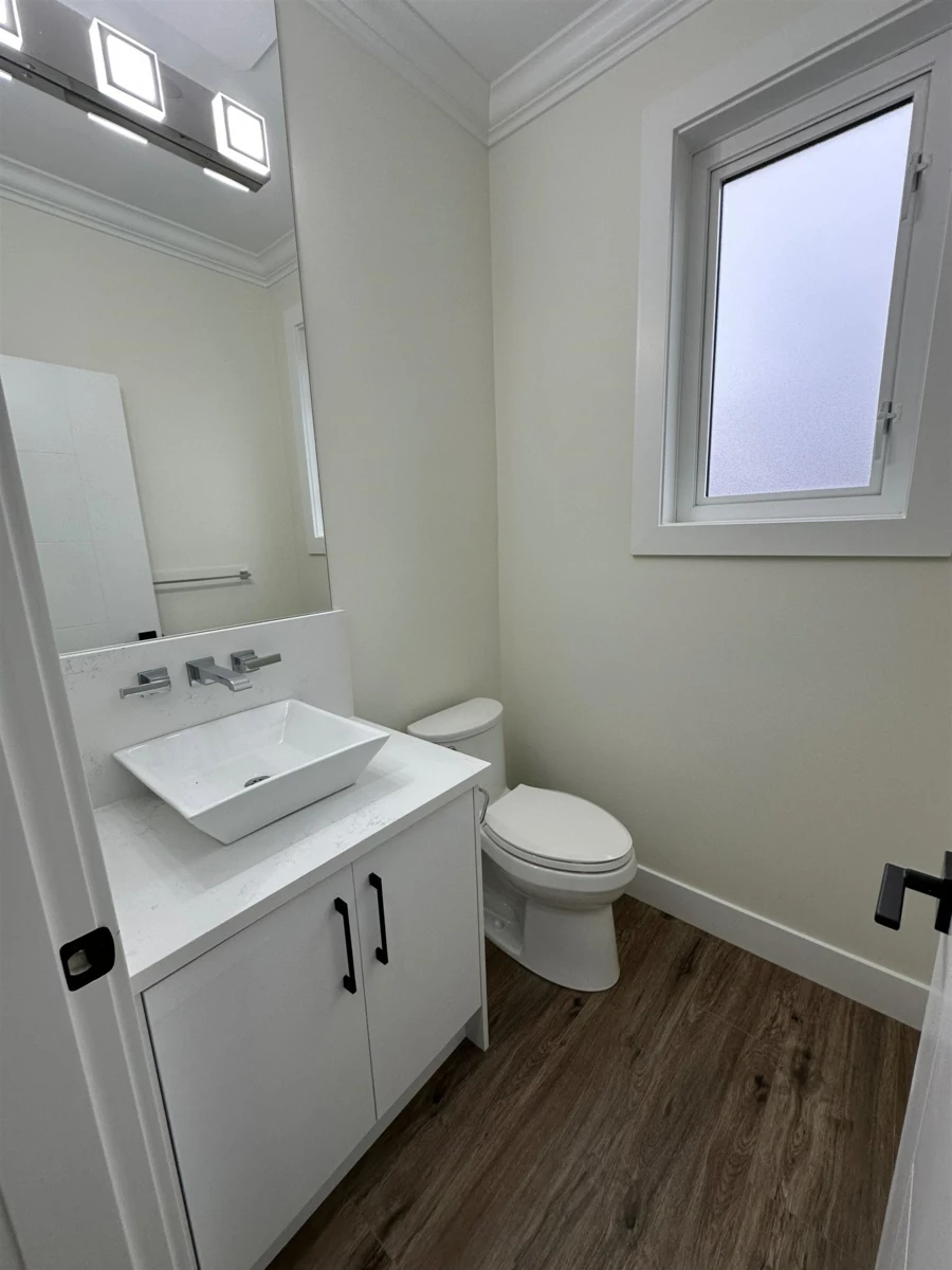 Entry Foyer Photo of 29 1115 Roma Avenue, New Westminster, BC