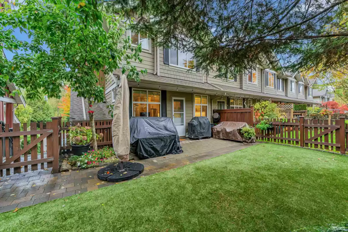 Swimming Pool Photo of 50 3009 156 Street, Surrey, BC