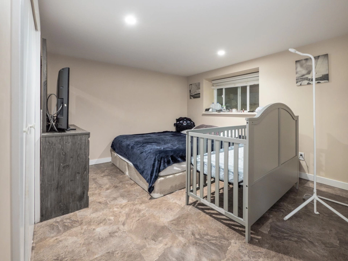 Basement Recreation Room Photo of 430 Aldersprings Road, Gibsons, BC