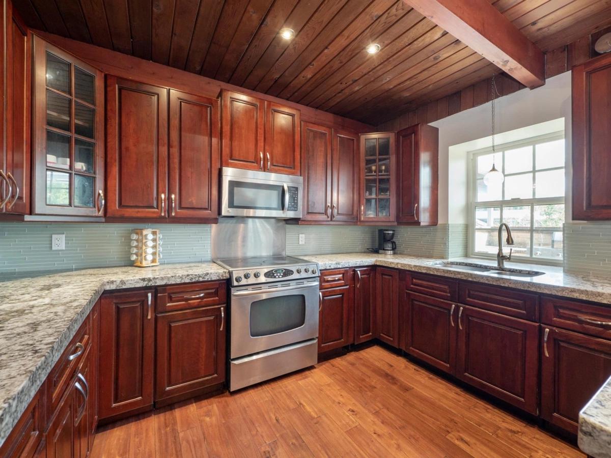 Family Room Photo of 430 Aldersprings Road, Gibsons, BC