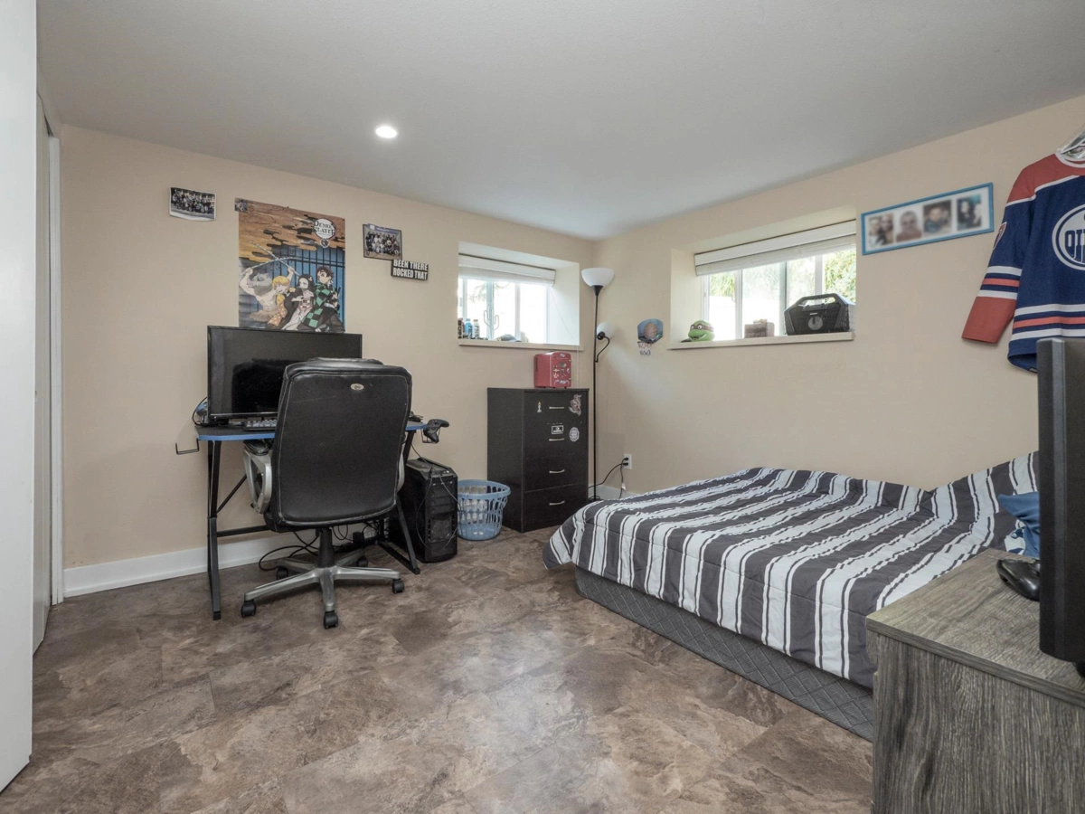 Laundry Room Photo of 430 Aldersprings Road, Gibsons, BC