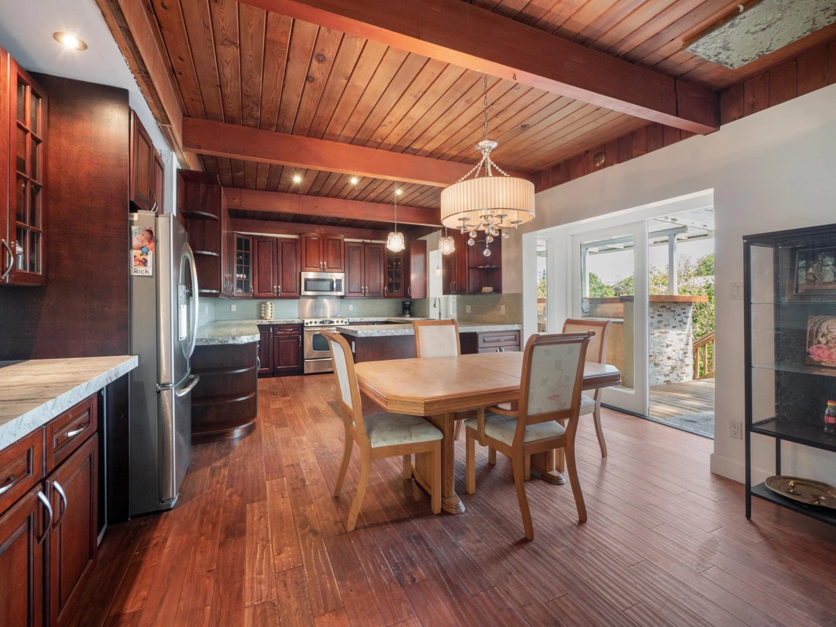 Living Room Photo of 430 Aldersprings Road, Gibsons, BC