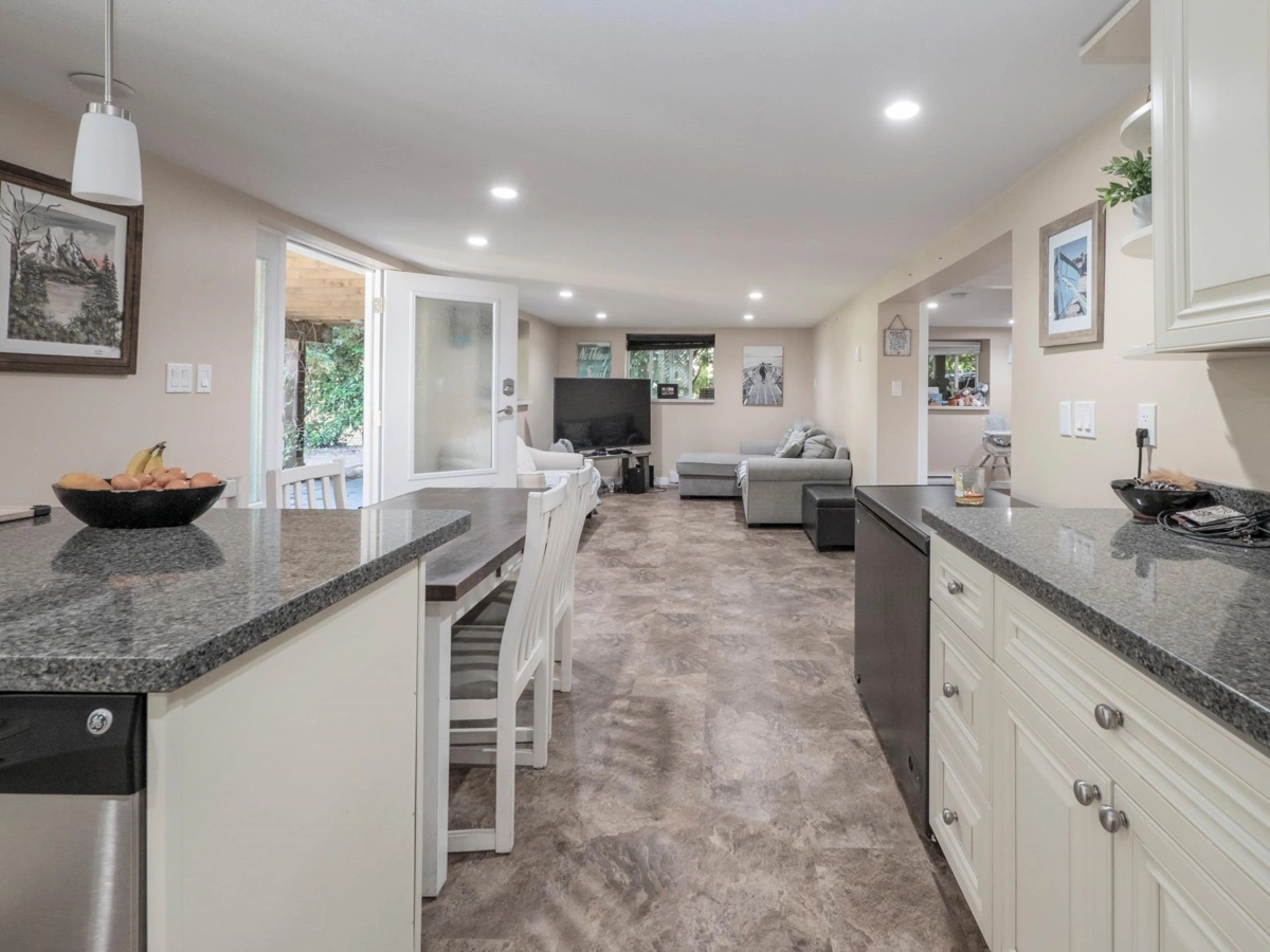 Office / Den Photo of 430 Aldersprings Road, Gibsons, BC