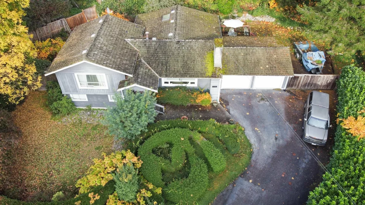 Primary Bathroom Photo of 4670 Willow Creek Road, West Vancouver, BC