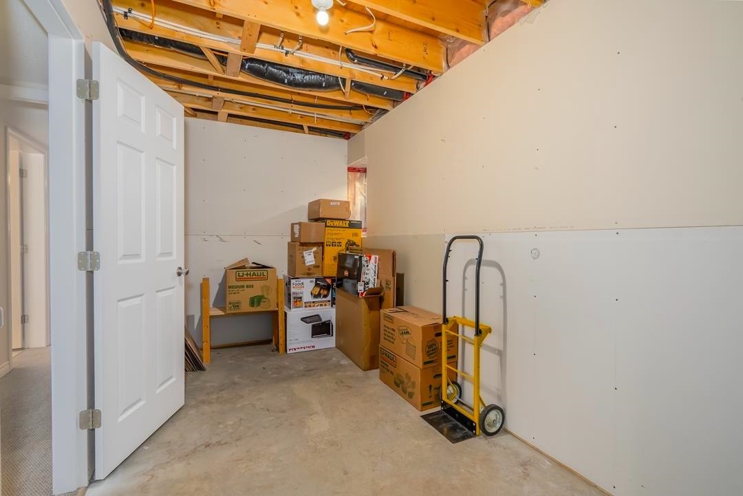 Front Yard Photo of 14 34159 Fraser Street, Abbotsford, BC