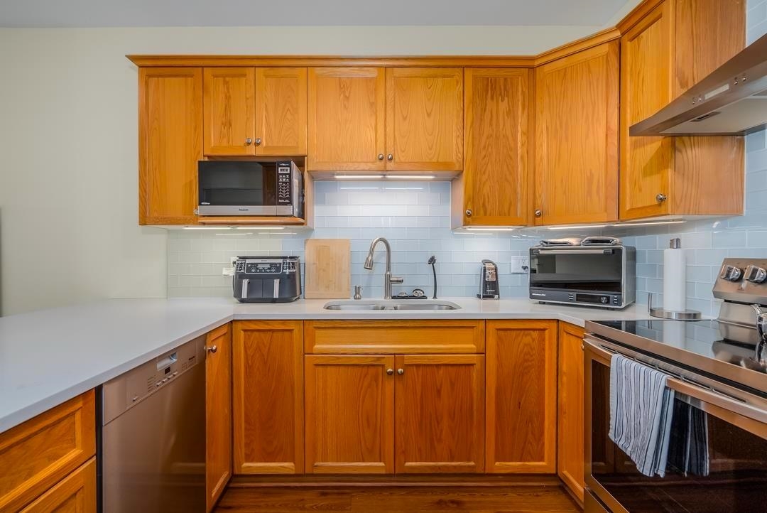 Guest Bathroom Photo of 14 34159 Fraser Street, Abbotsford, BC