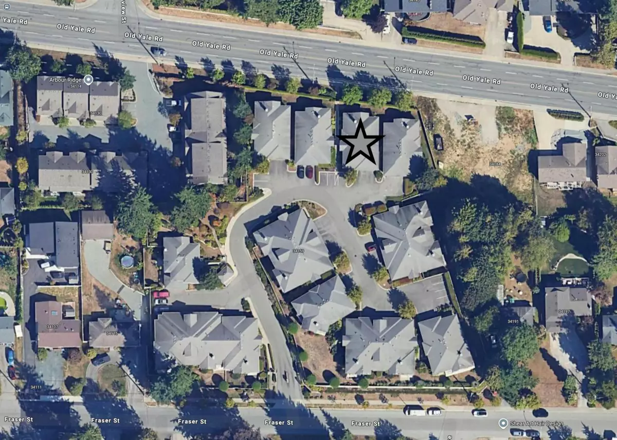 Kitchen Island Photo of 14 34159 Fraser Street, Abbotsford, BC