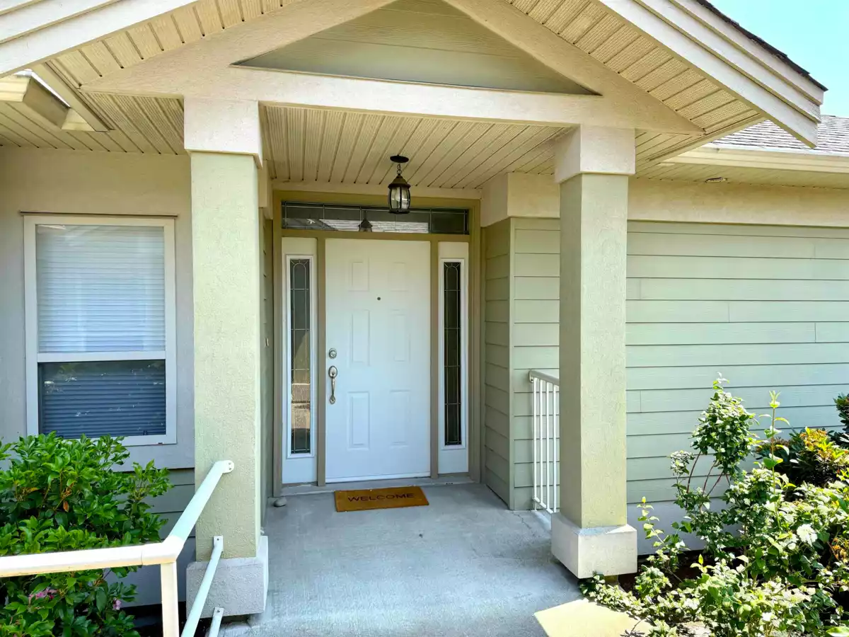 Kitchen Photo of 14 34159 Fraser Street, Abbotsford, BC