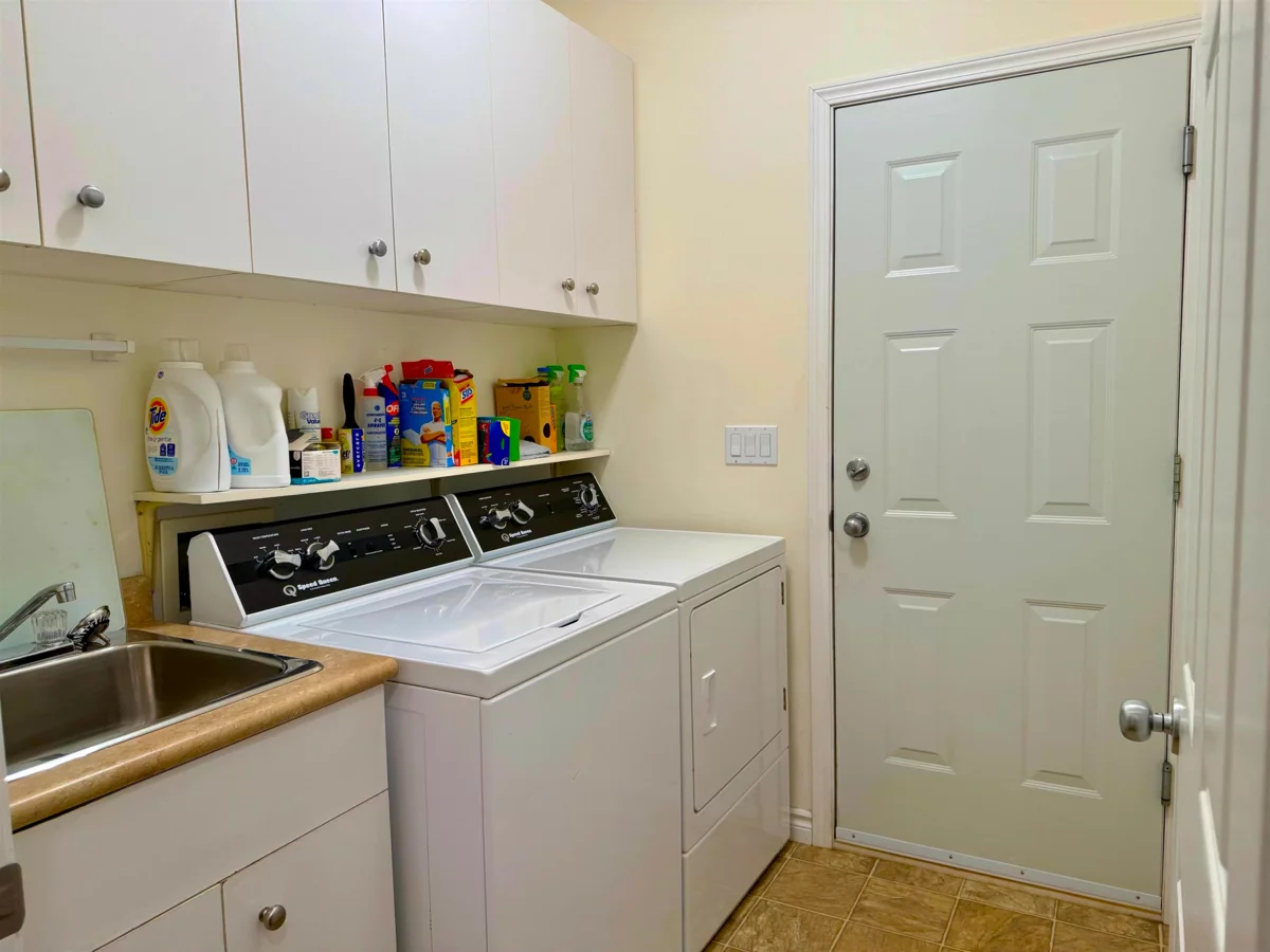 Swimming Pool Photo of 14 34159 Fraser Street, Abbotsford, BC