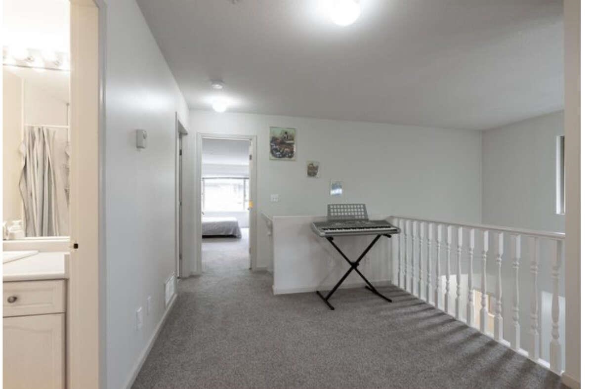 Primary Bathroom Photo of 29 1255 Riverside Drive, Port Coquitlam, BC