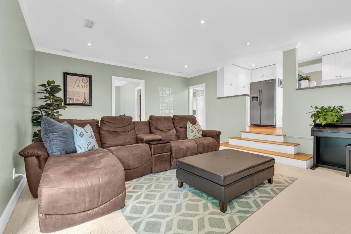 Breakfast Nook Photo of 9231 Parksville Drive, Richmond, BC