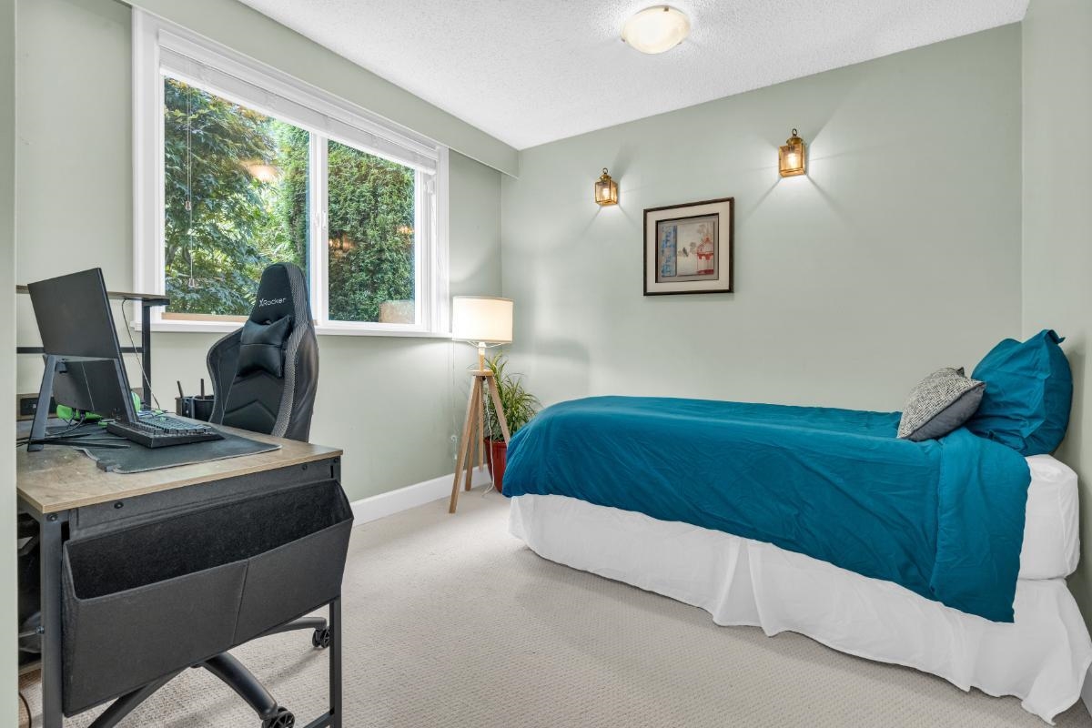 Garden / Landscaping Photo of 9231 Parksville Drive, Richmond, BC