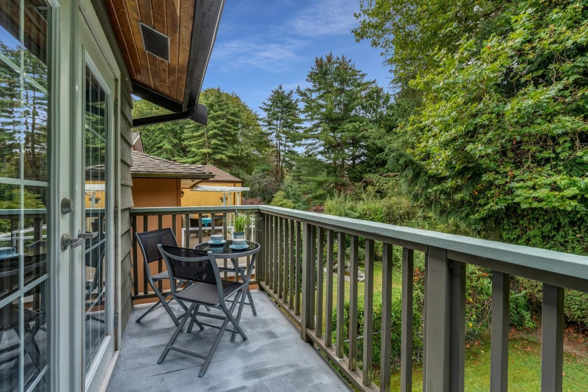 Hallway Photo of 9231 Parksville Drive, Richmond, BC